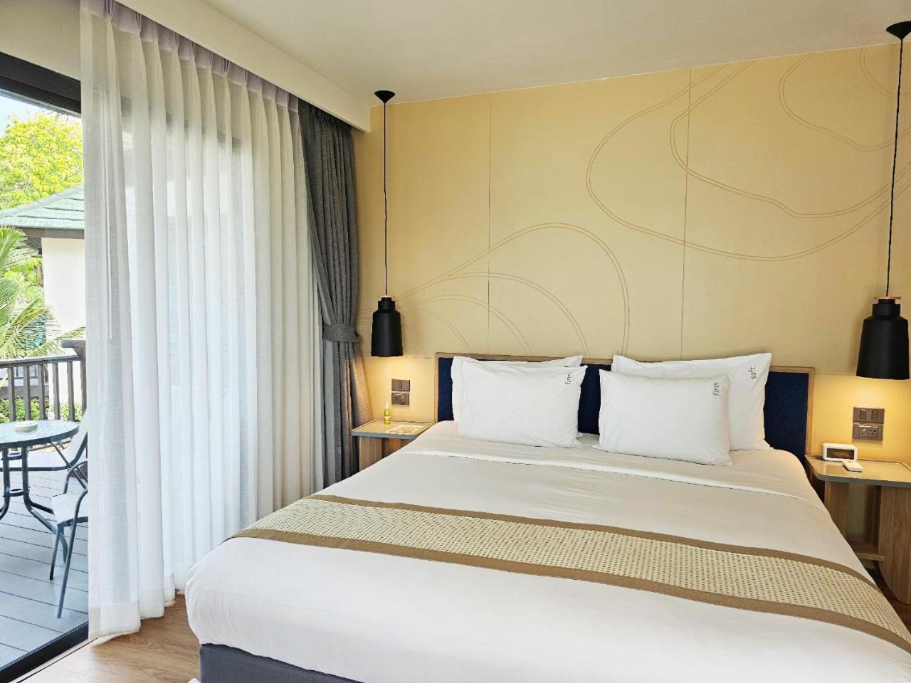 Phi Phi Holiday Resort, Leam Tong Beach Номер фото