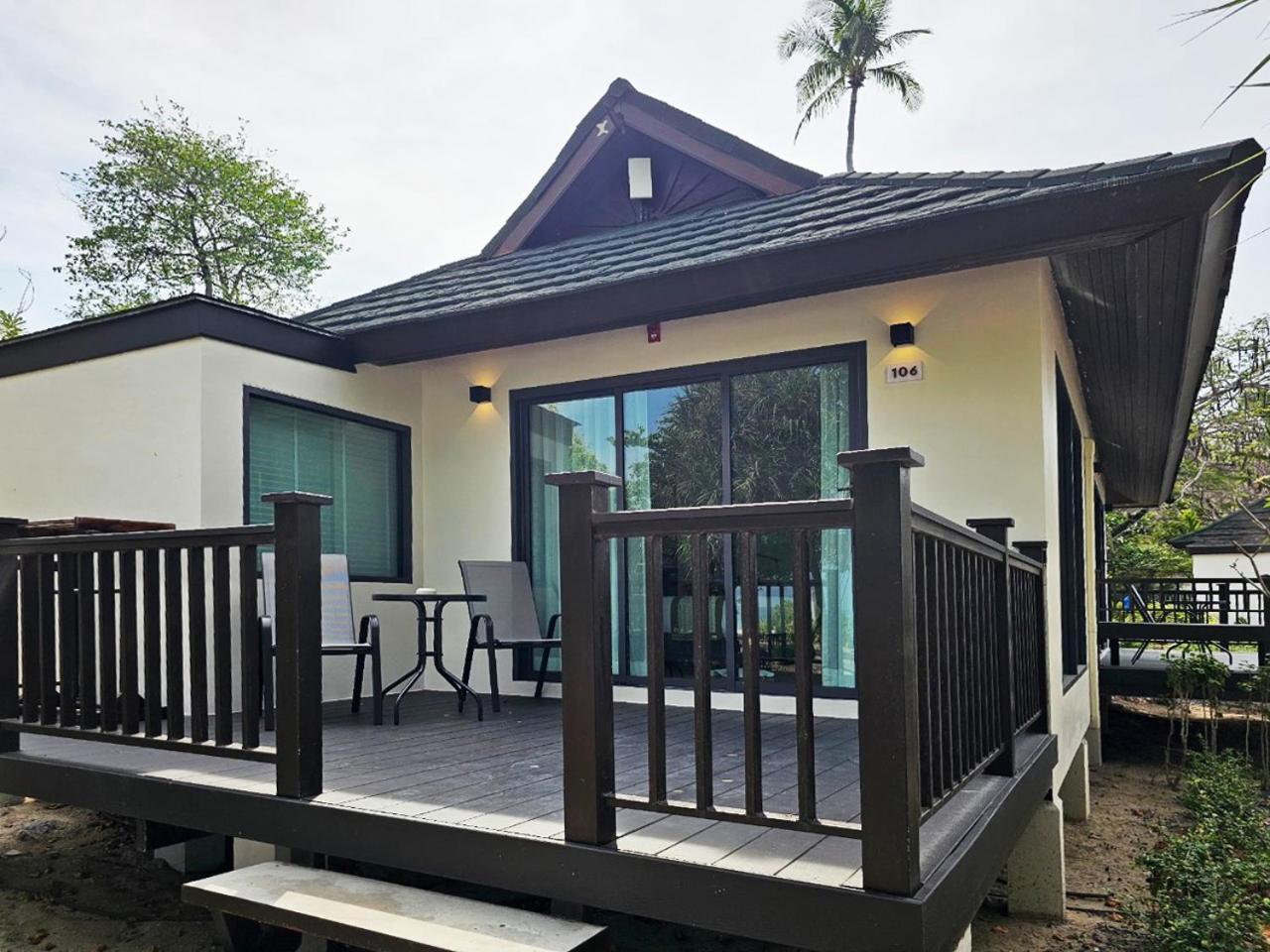 Phi Phi Holiday Resort, Leam Tong Beach Номер фото