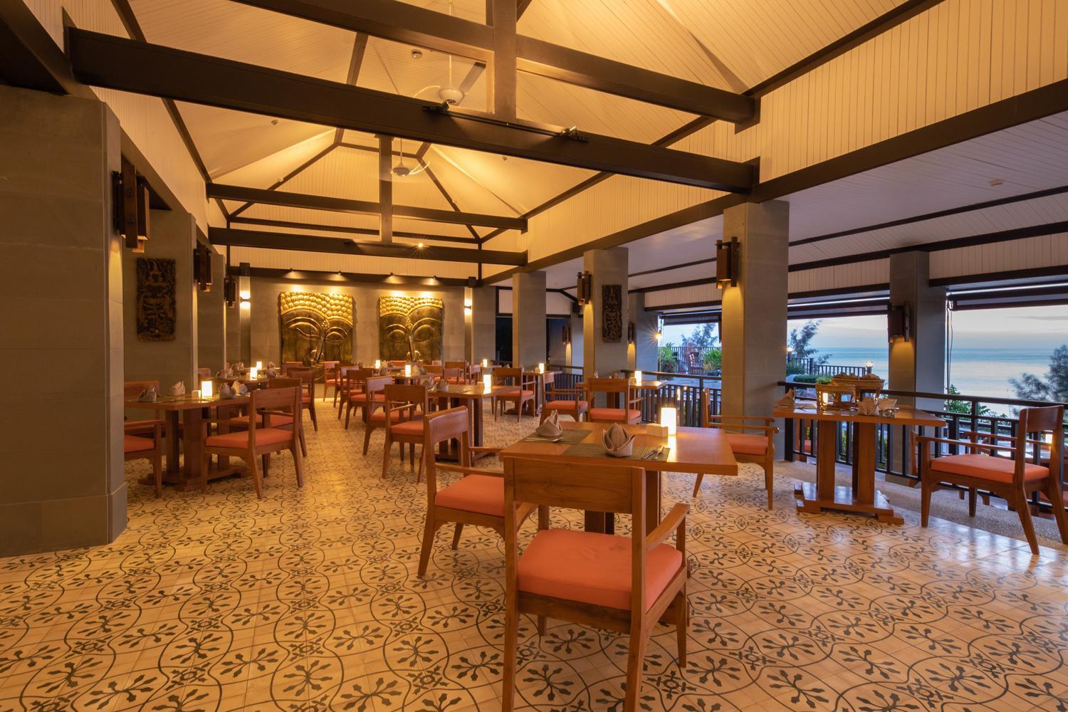 Phi Phi Holiday Resort, Leam Tong Beach Экстерьер фото
