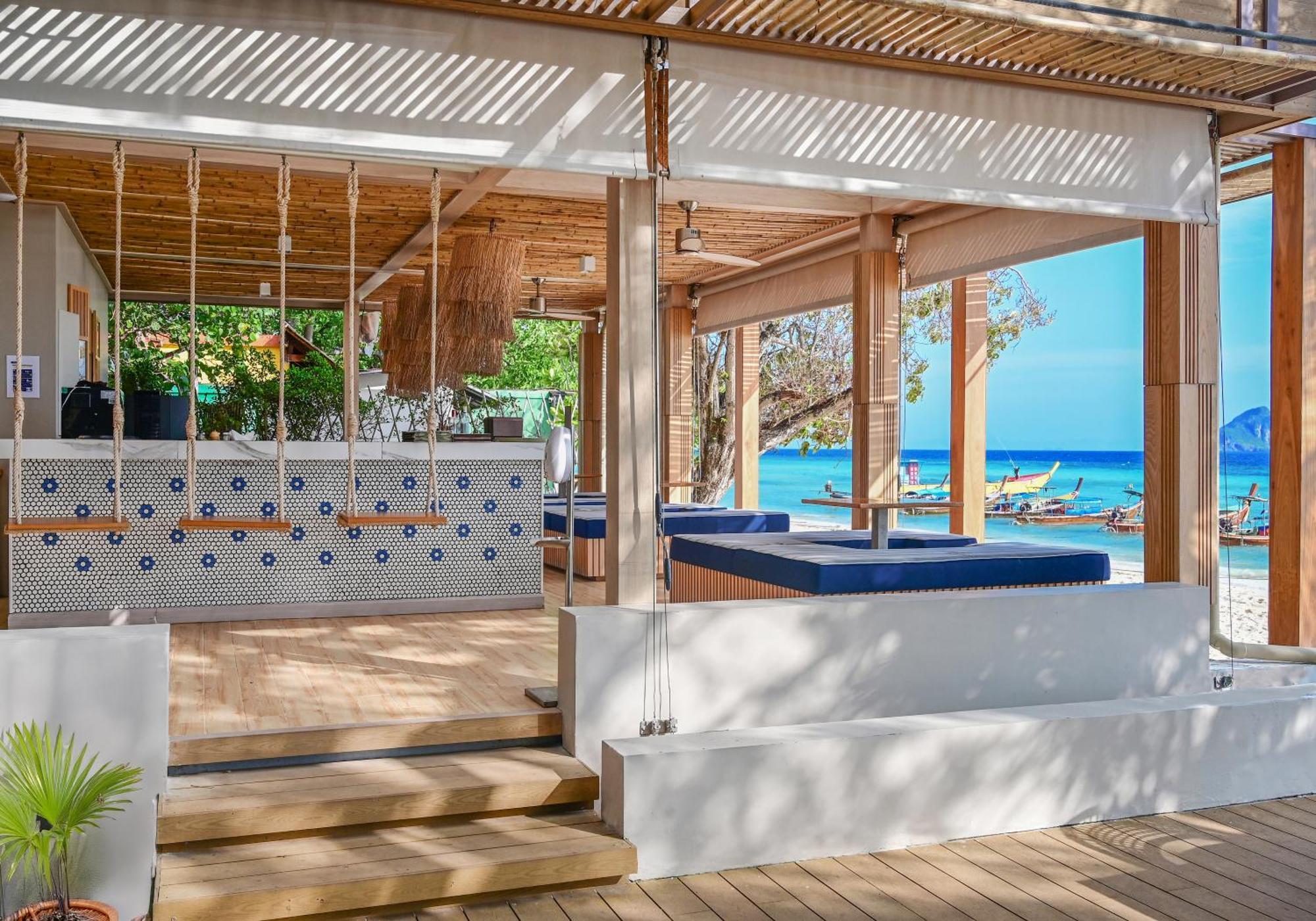 Phi Phi Holiday Resort, Leam Tong Beach Экстерьер фото